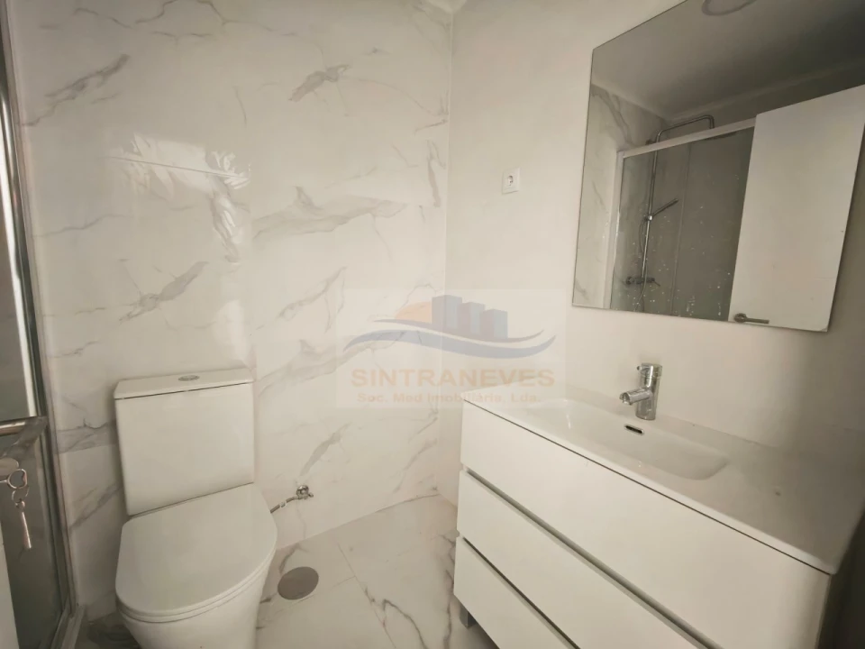 Apartamento T3 para Venda em Águas Livres Foto 7