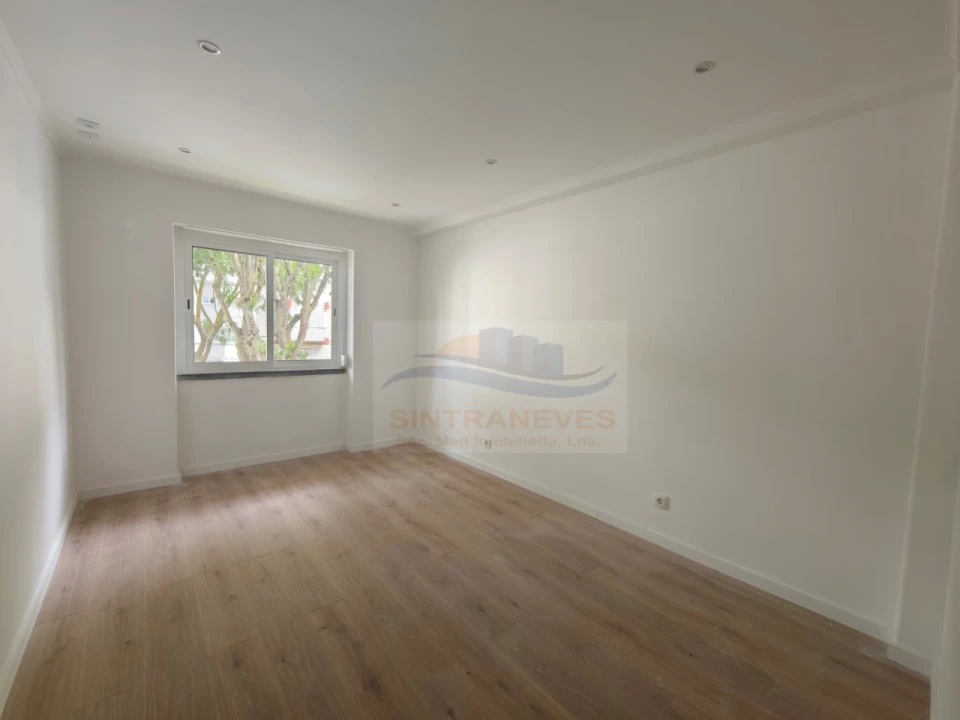 Apartamento T3 para Venda em Águas Livres Foto 13