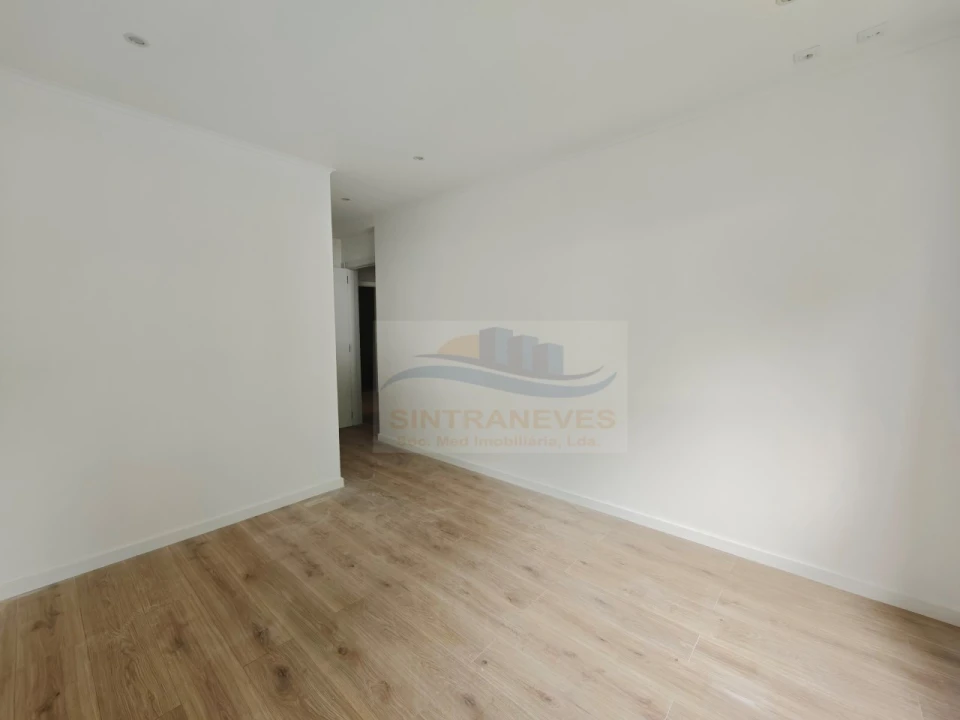 Apartamento T3 para Venda em Venteira Foto 8