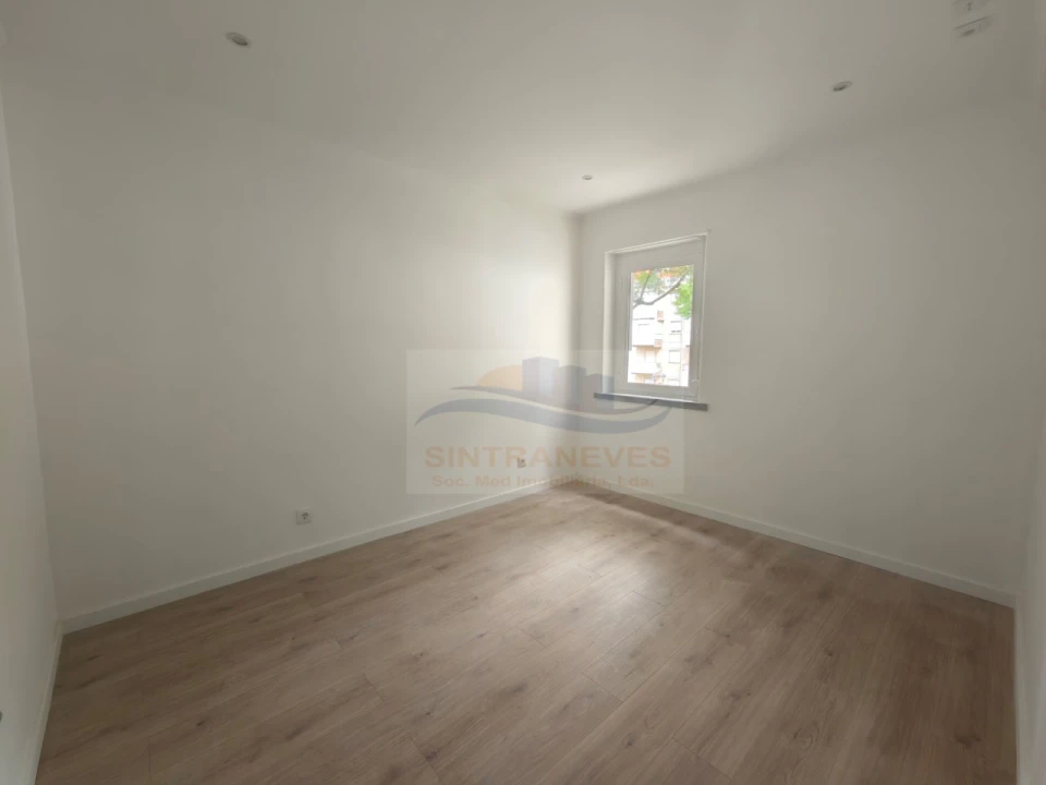 Apartamento T3 para Venda em Venteira Foto 11