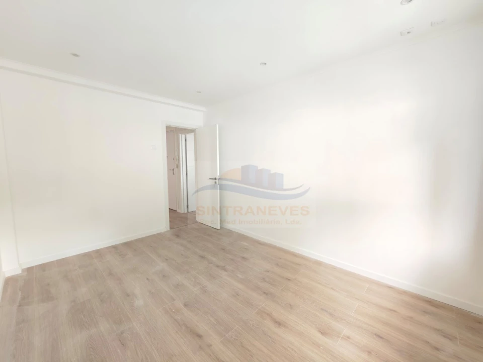 Apartamento T3 para Venda em Venteira Foto 12