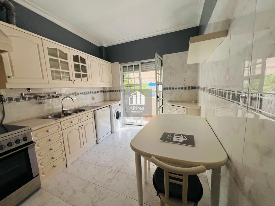 Apartamento T3 para Venda em Costa da Caparica Foto 24