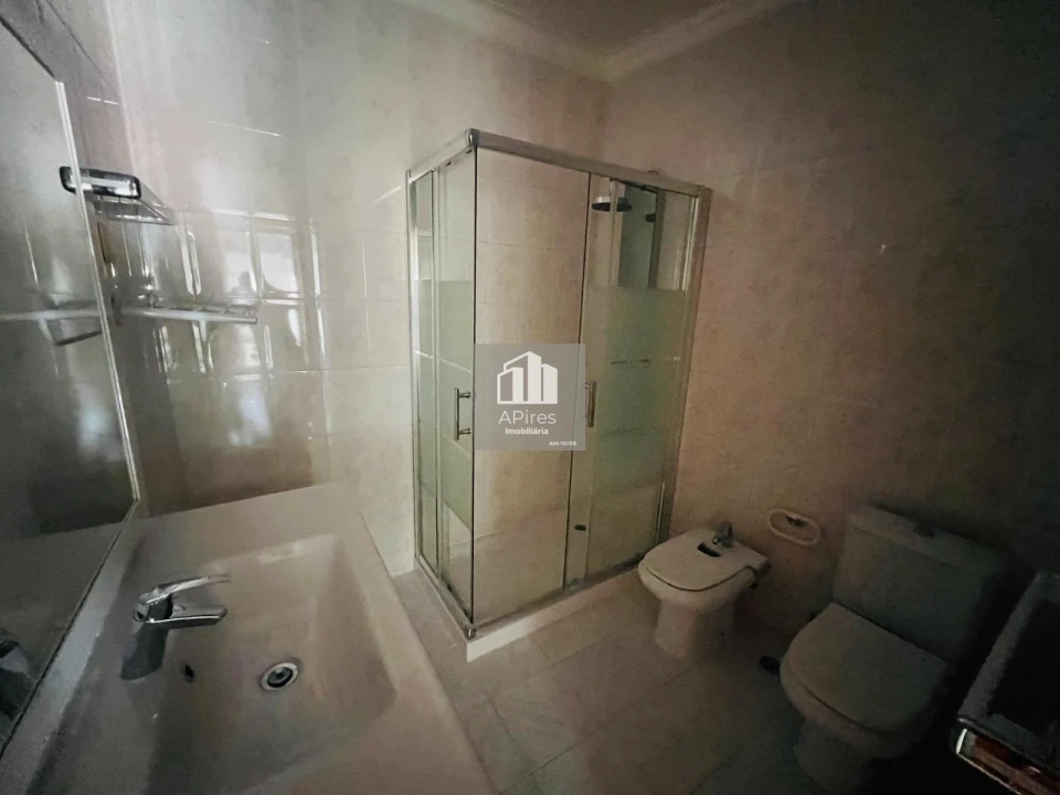 Apartamento T3 para Venda em Costa da Caparica Foto 19