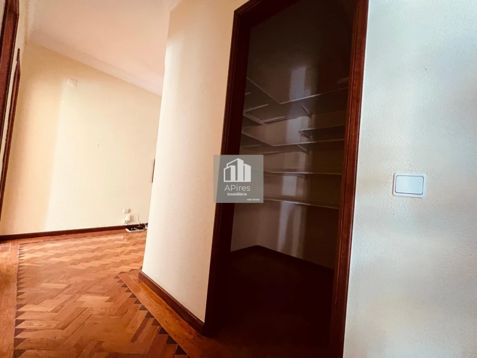 Apartamento T3 para Venda em Costa da Caparica Foto 17