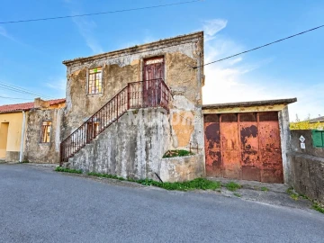 Moradia T4 para Venda em O. Azeméis, Riba-Ul, Ul, Macinhata Seixa, Madail
