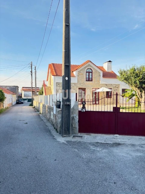 Moradia T4 para Venda em O. Azeméis, Riba-Ul, Ul, Macinhata Seixa, Madail
