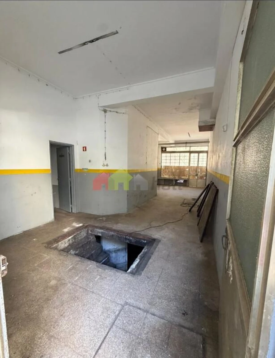 Loja para Venda em Algés, Linda-A-Velha e Cruz Quebrada-Dafundo Foto 2