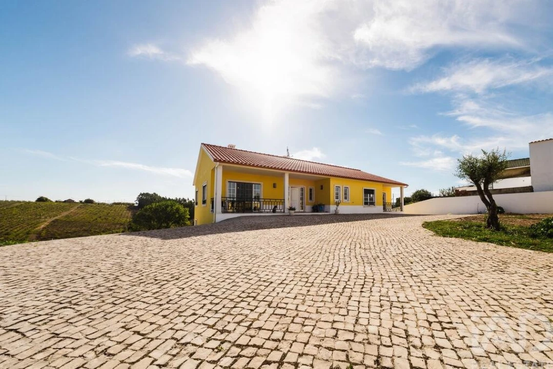 Moradia T3 para Venda em Carvalhal Foto 1