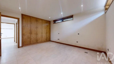 Moradia T4 para Venda em Arcozelo