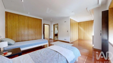 Moradia T4 para Venda em Arcozelo