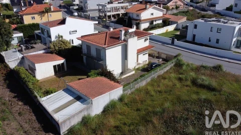 Moradia T4 para Venda em Arcozelo
