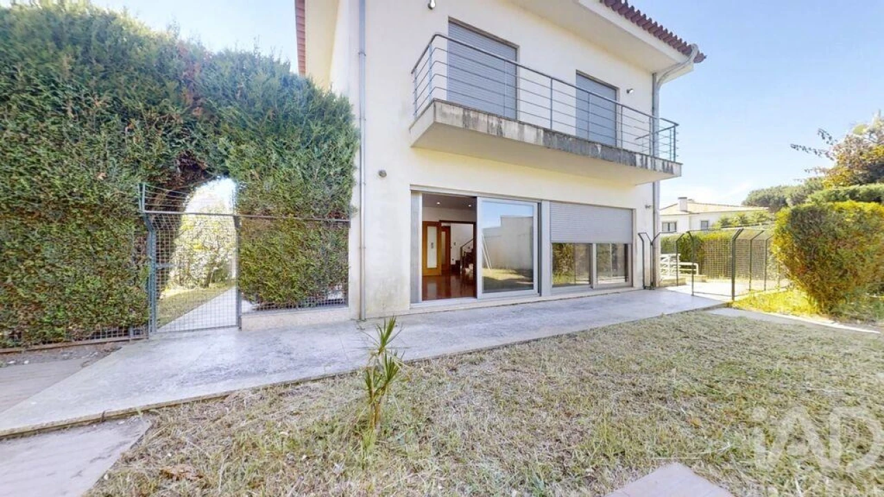 Moradia T4 para Venda em Arcozelo Foto 9