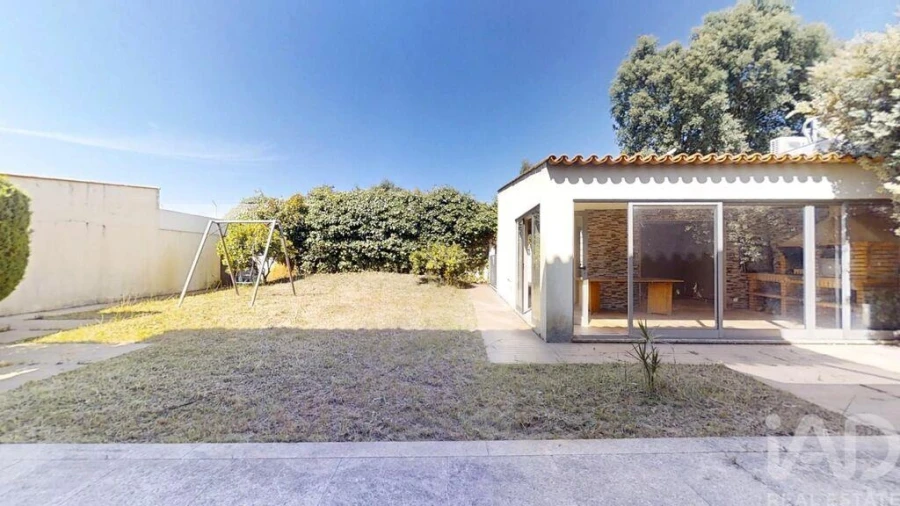 Moradia T4 para Venda em Arcozelo Foto 8