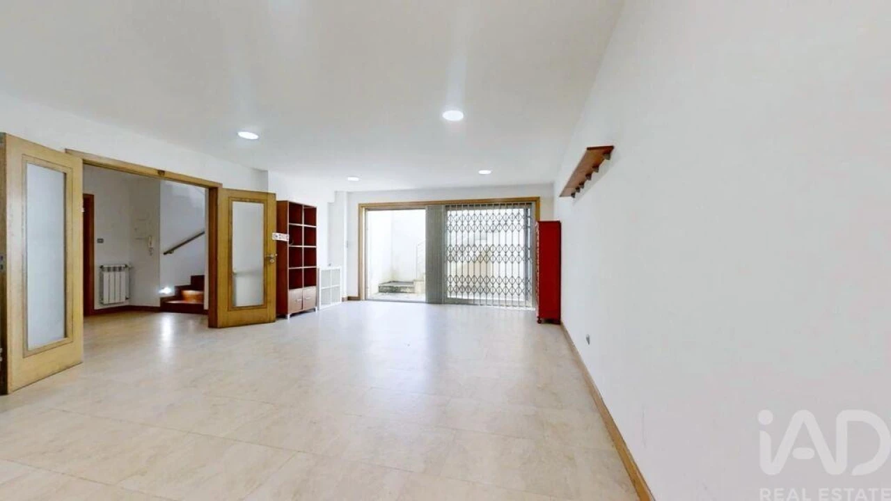 Moradia T4 para Venda em Arcozelo Foto 34