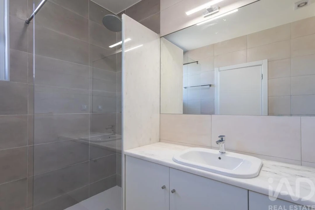 Apartamento T2 para Venda em Ajuda Foto 18
