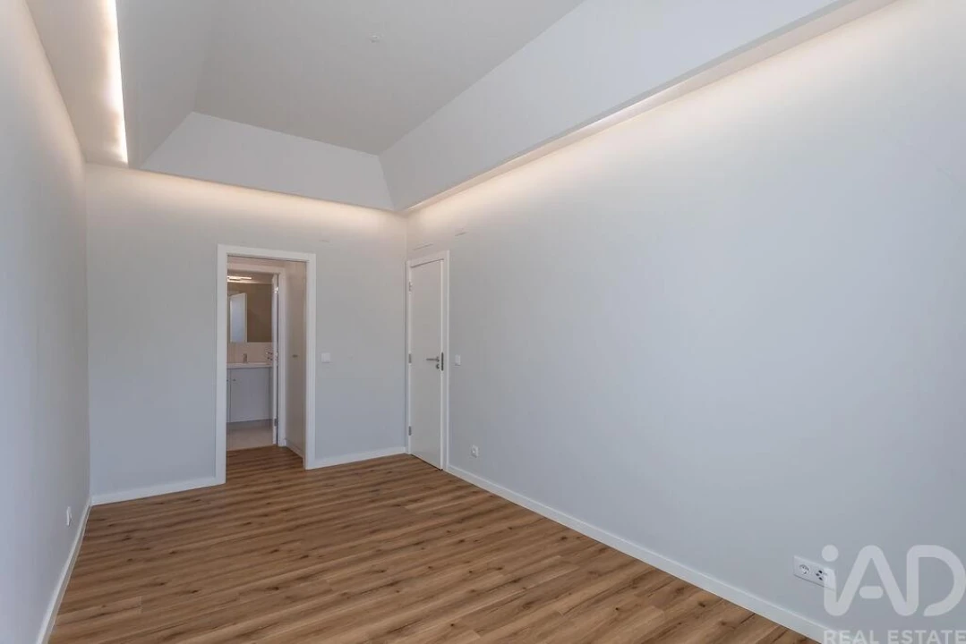 Apartamento T2 para Venda em Ajuda Foto 14