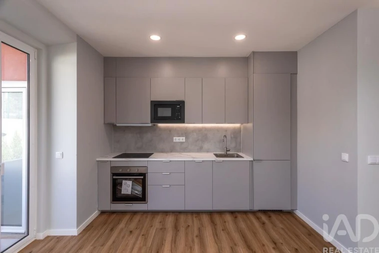 Apartamento T2 para Venda em Ajuda Foto 3