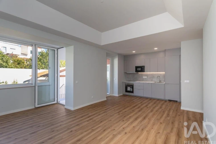 Apartamento T2 para Venda em Ajuda Foto 2