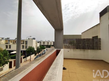 Moradia T3 para Arrendamento em Ferreiras