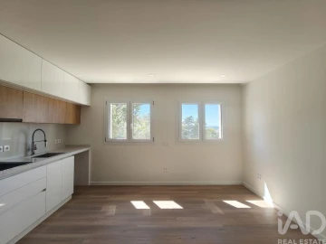 Apartamento T2 para Venda em Romeira e Várzea