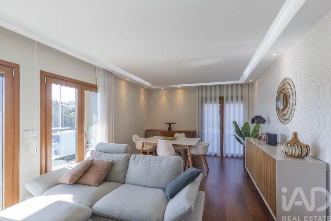Apartamento T2 para Arrendamento em Pontinha e Famões Foto 4