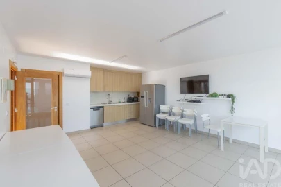 Apartamento T2 para Arrendamento em Pontinha e Famões