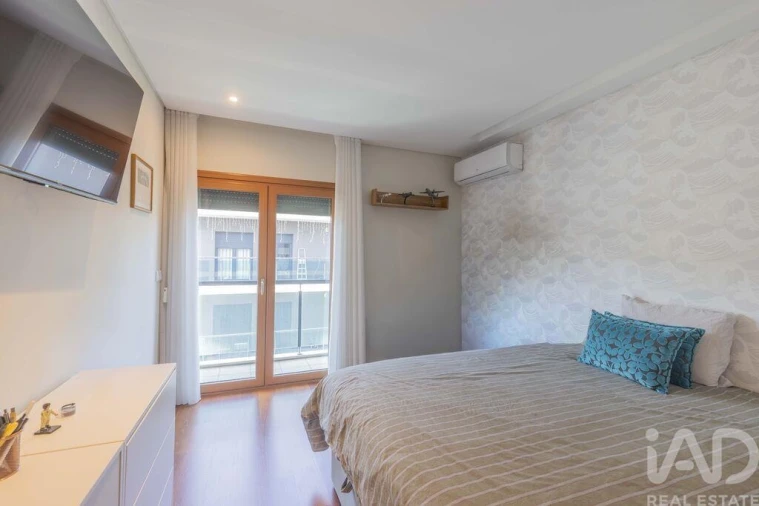 Apartamento T2 para Arrendamento em Pontinha e Famões Foto 6