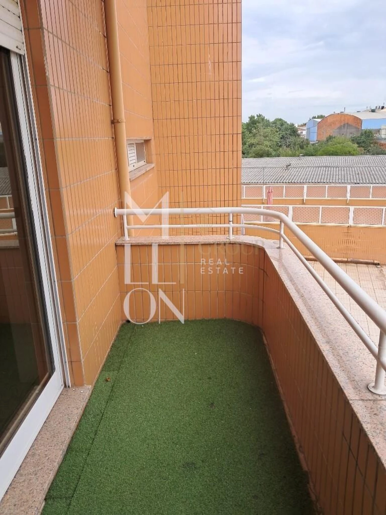 Apartamento T1 para Venda em Oliveira do Douro Foto 4
