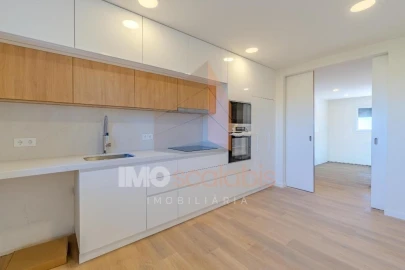 Apartamento T3 para Venda em Romeira e Várzea