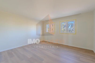 Apartamento T3 para Venda em Romeira e Várzea