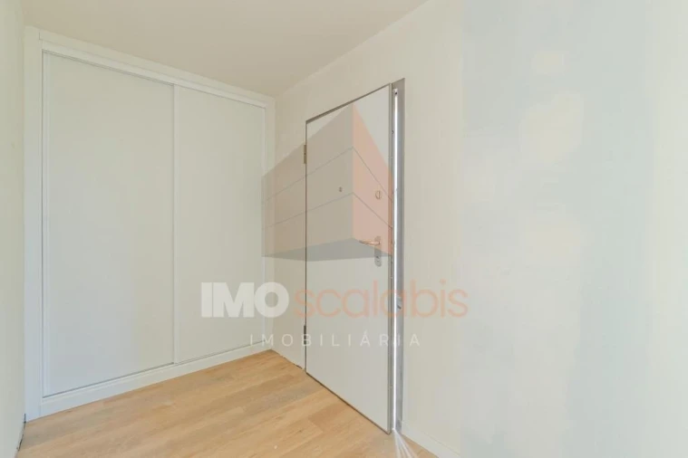 Apartamento T3 para Venda em Romeira e Várzea Foto 4
