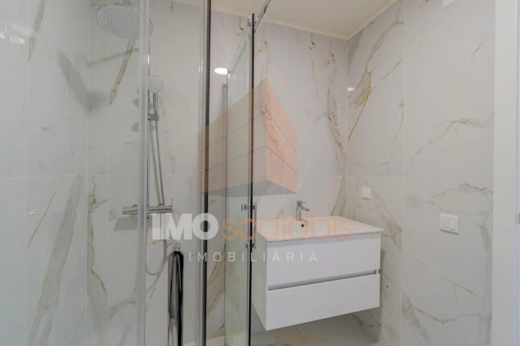 Apartamento T5 para Venda em Romeira e Várzea Foto 34