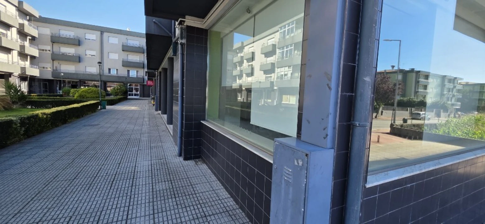 Loja para Venda em Delães Foto 4