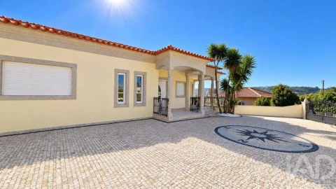 Moradia T6 para Venda em Vila Cova da Lixa e Borba de Godim