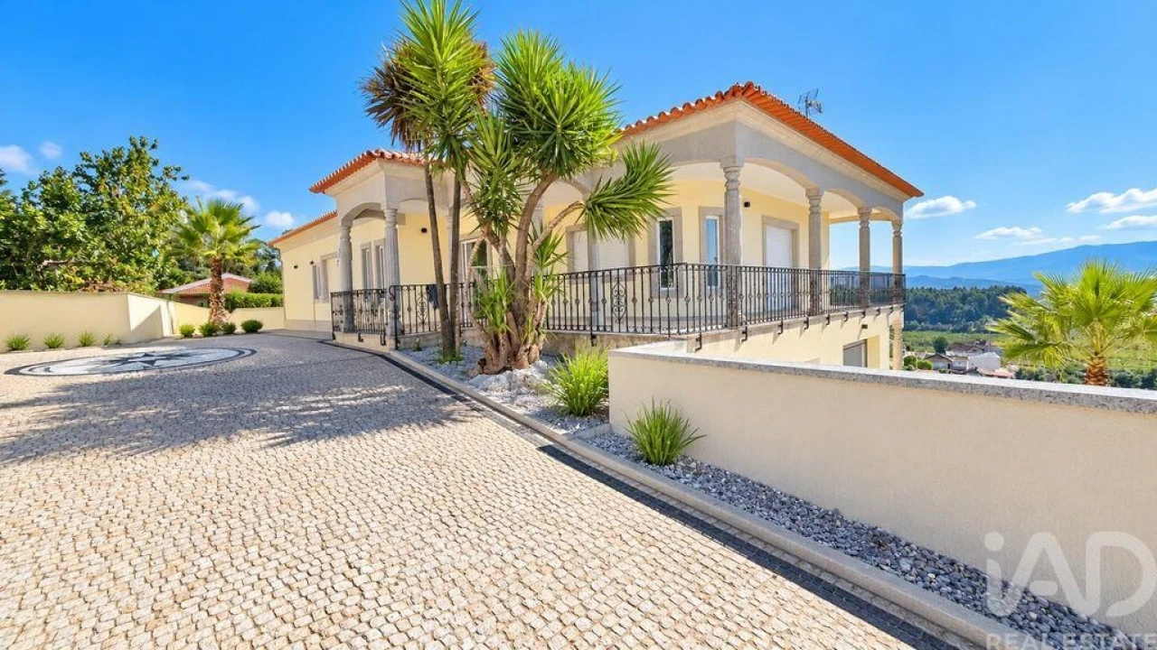 Moradia T6 para Venda em Vila Cova da Lixa e Borba de Godim Foto 1