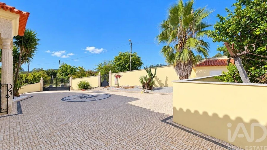 Moradia T6 para Venda em Vila Cova da Lixa e Borba de Godim Foto 3