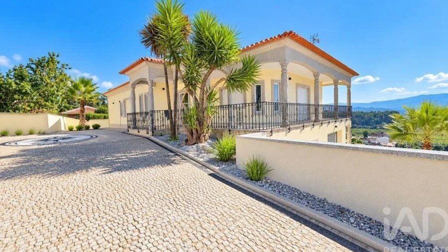 Moradia T6 para Venda em Vila Cova da Lixa e Borba de Godim