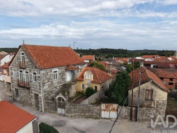 Moradia T4 para Venda em São Joaninho