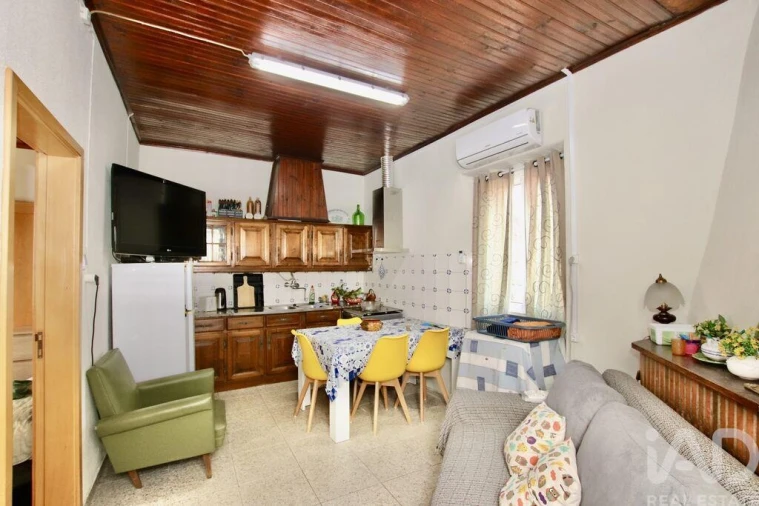 Moradia T4 para Venda em São Joaninho Foto 7
