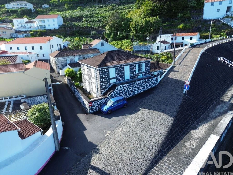 Moradia T4 para Venda em Ribeiras Foto 7