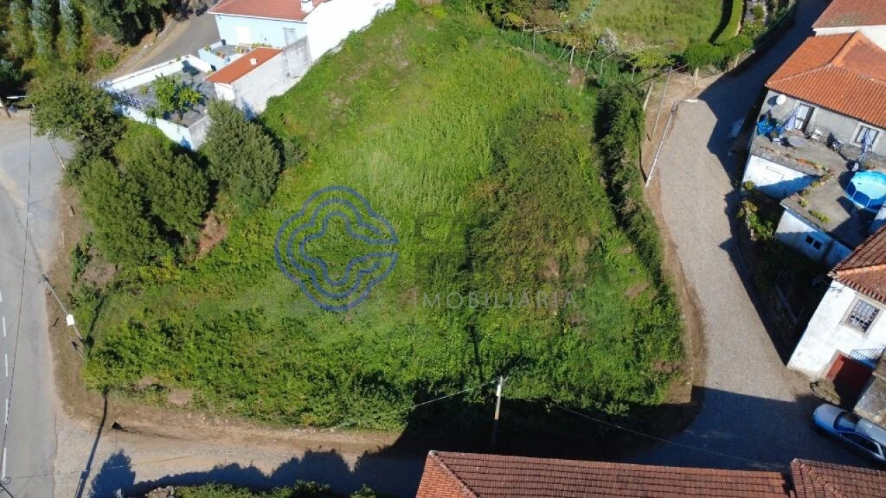 Terreno para Venda em Fânzeres e São Pedro da Cova Foto 1