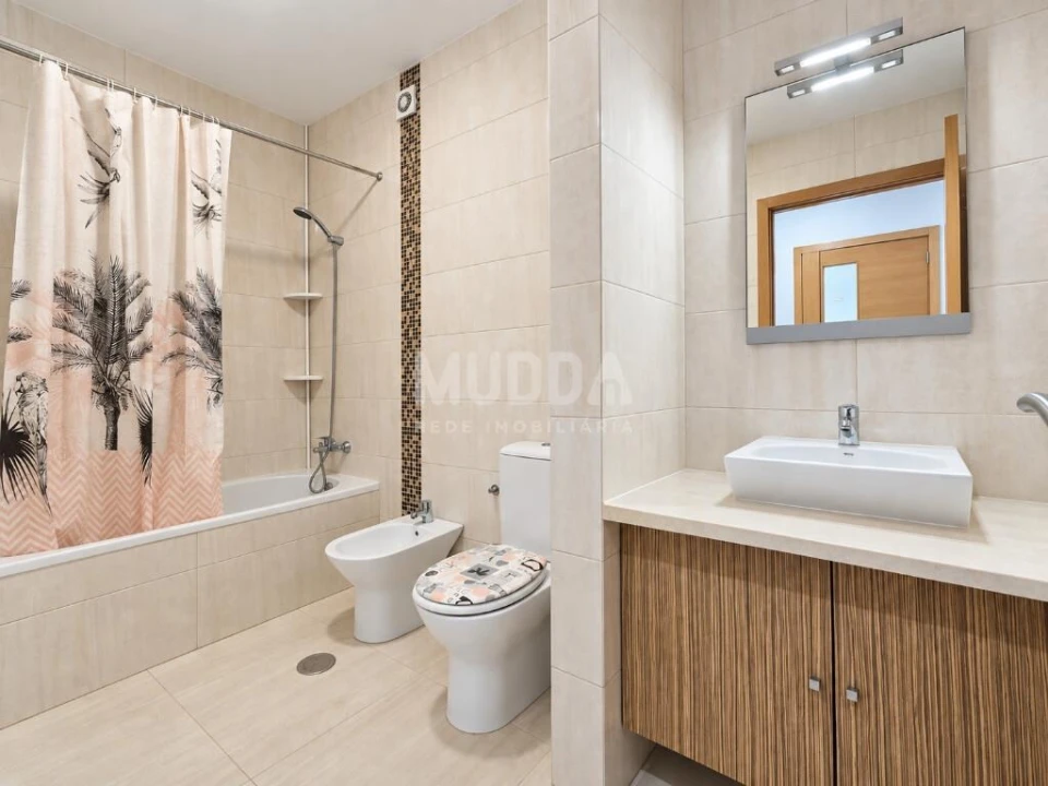 Apartamento T2 para Arrendamento em Loureiro Foto 9