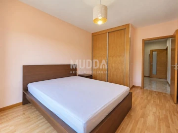 Apartamento T2 para Arrendamento em Loureiro