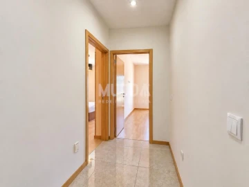 Apartamento T2 para Arrendamento em Loureiro
