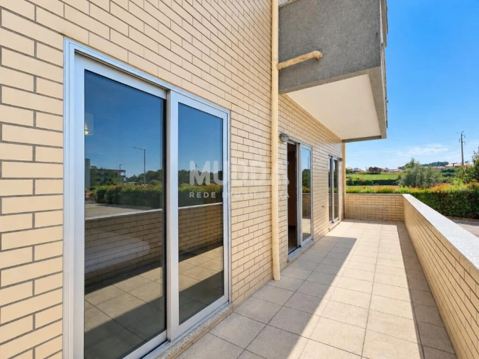 Apartamento T2 para Arrendamento em Loureiro Foto 17