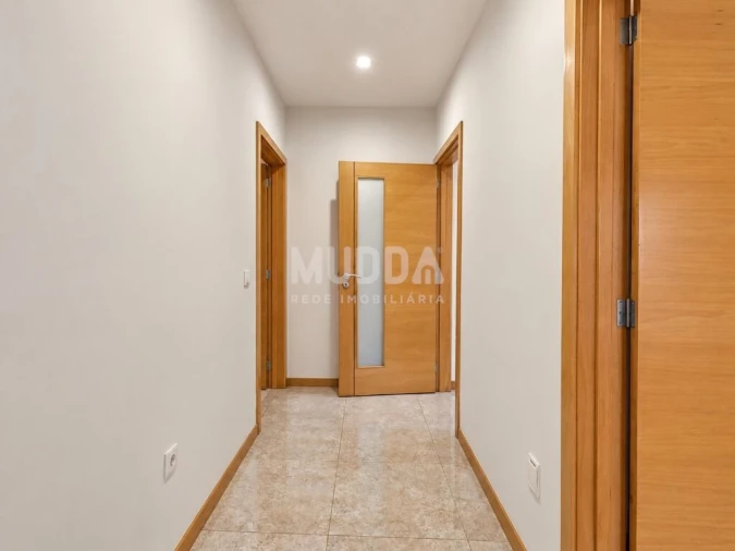 Apartamento T2 para Arrendamento em Loureiro Foto 18