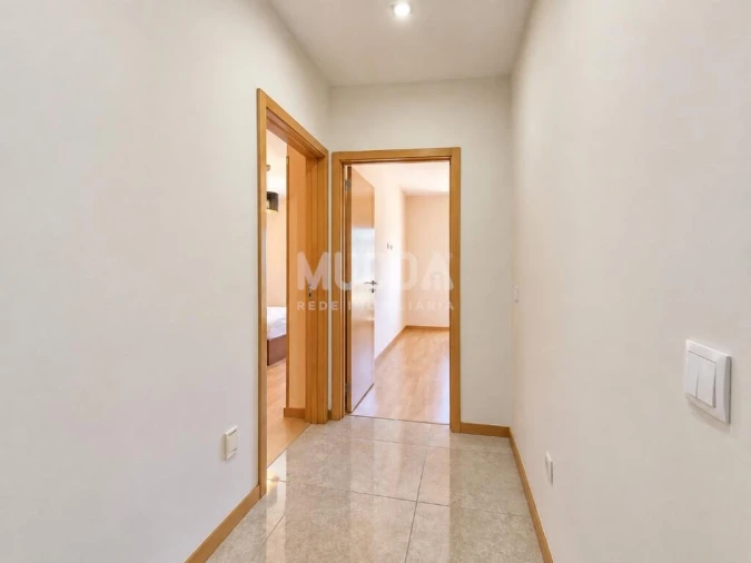 Apartamento T2 para Arrendamento em Loureiro Foto 8