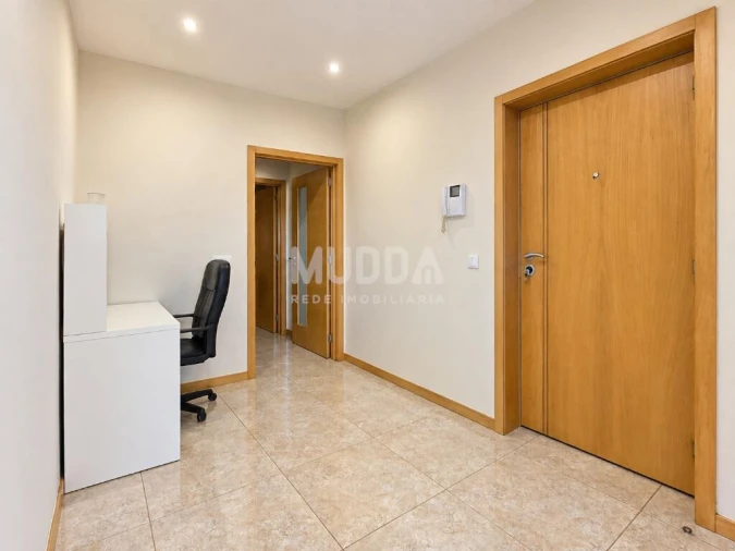 Apartamento T2 para Arrendamento em Loureiro Foto 2