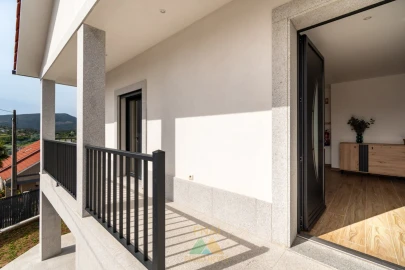 Moradia T4 para Venda em Arcozelo