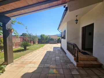 Moradia T4 para Venda em Arco de Baúlhe e Vila Nune